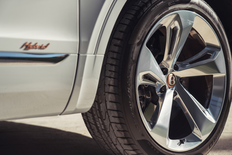 Illustration for article titled The Bentley Bentayga Hybrid Is A Thing Because Future Regulations Said So
